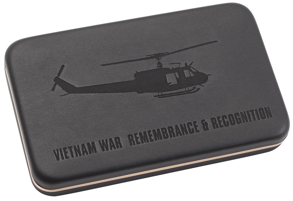 Case Knives Vietnam War Gift Set Smooth Natural Bone Trapper Knife